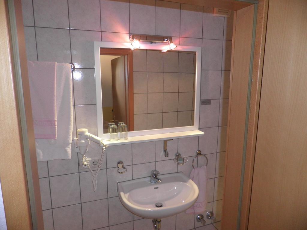 Hotel Haarener Hof Bad Wünnenberg Eksteriør bilde